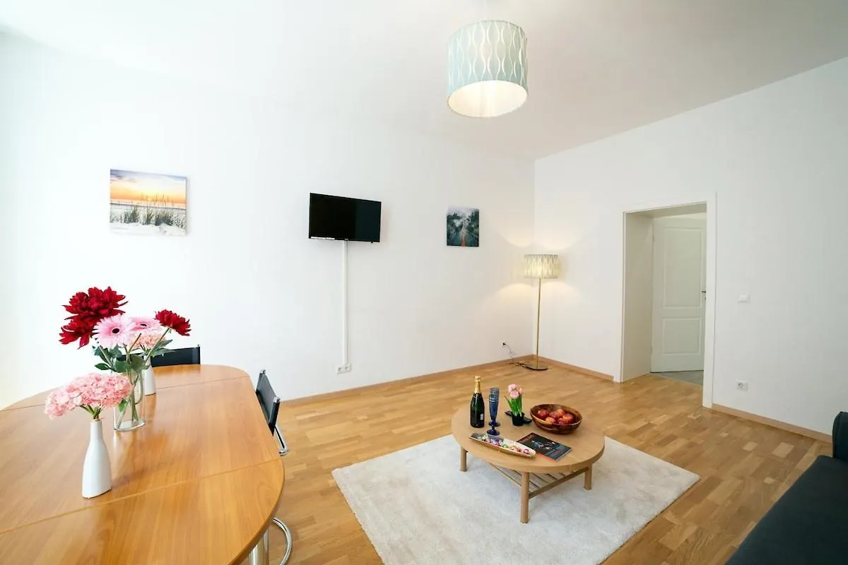 Premium Cosy Apartment With Free Parking