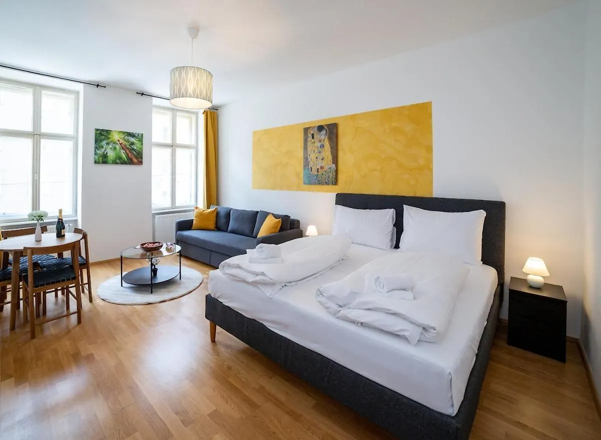 Premium Cosy Apartment With Free Parking